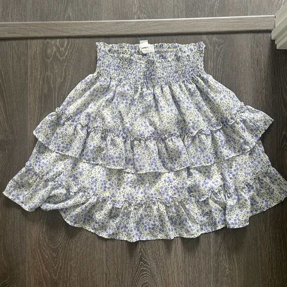 Tiered Floral Skirt Size large - Picture 1 of 4